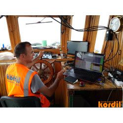Survey and machine-guidance equipment with monitoring screens