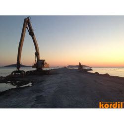 Excavator or dredging equipment at the work site